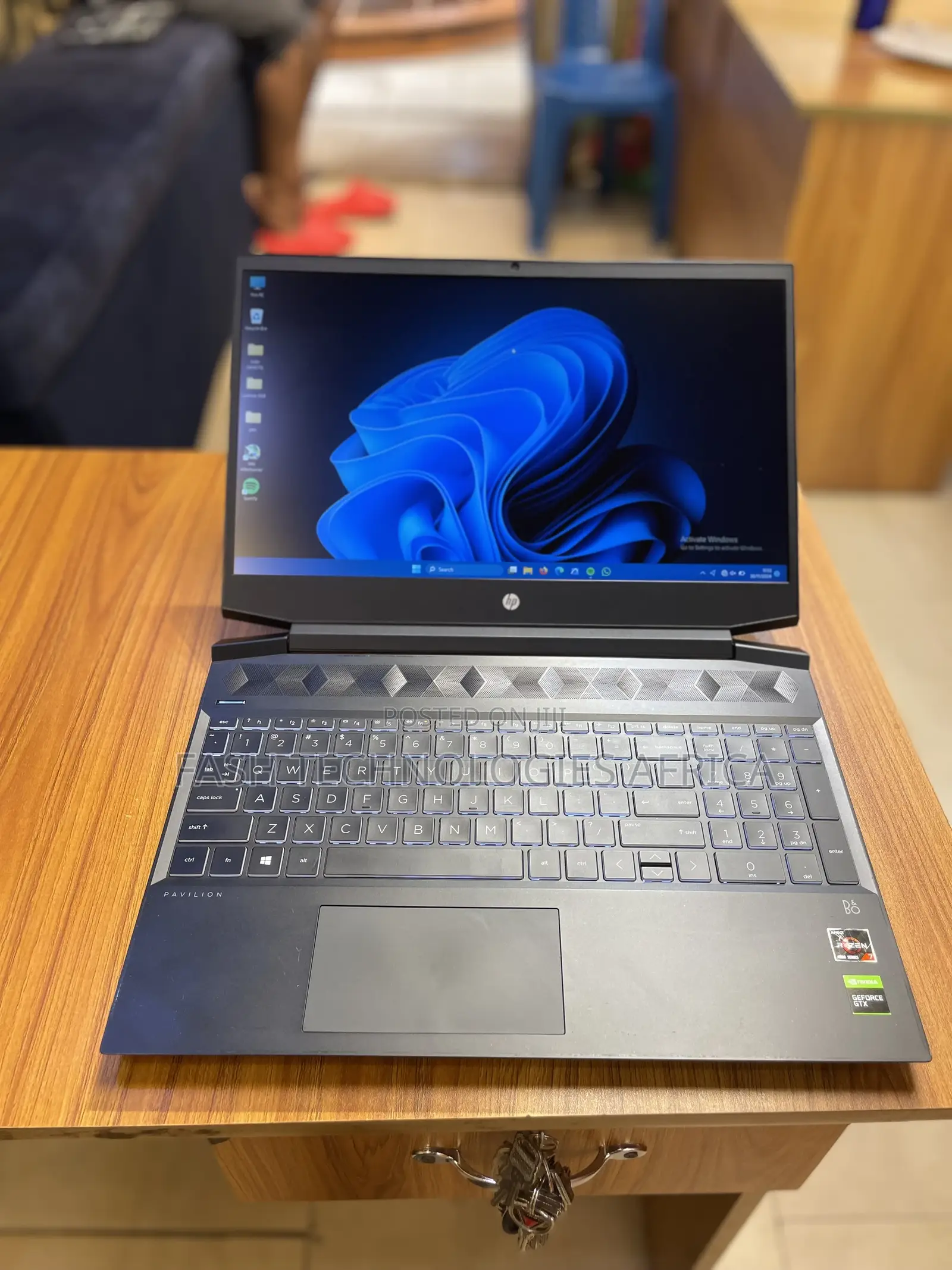 New HP Pavilion Gaming Laptop 15-Dk2xxx 16GB AMD Ryzen 7 SSD 512GB