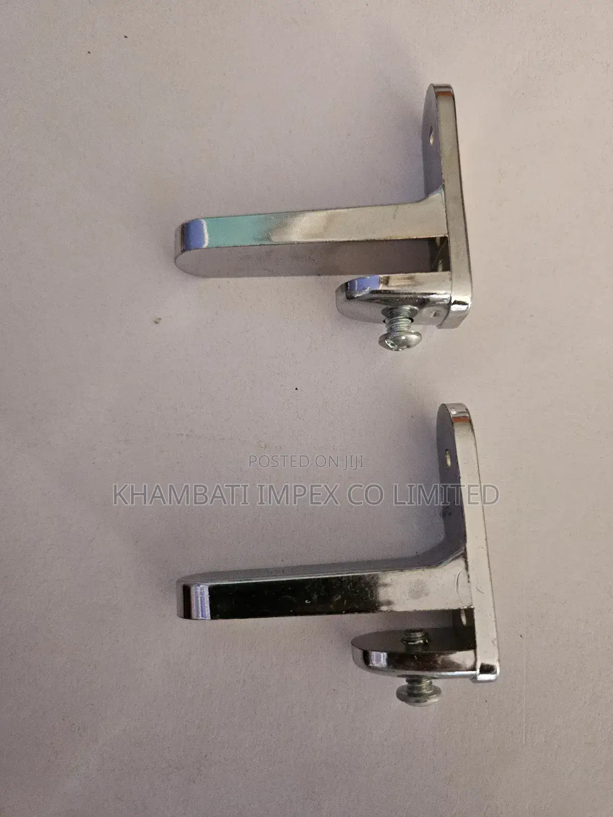 Mirror Shelf Clip Big 20,000 Ugx