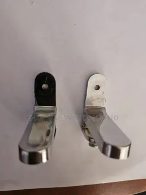 Mirror Shelf Clip Big 20,000 Ugx