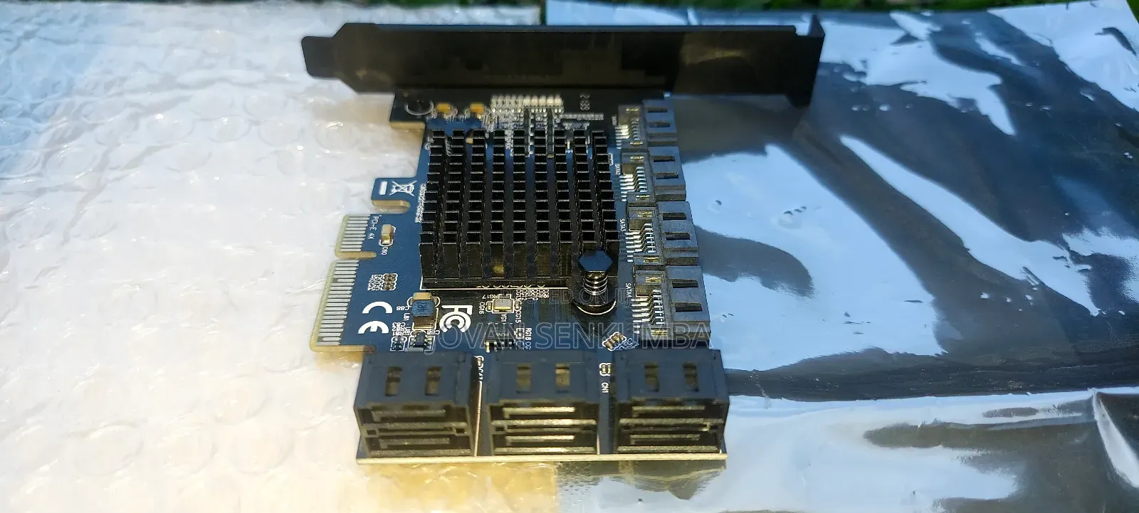 SATA Pcle Expansion Card 10 Ports.
6gbp PCI Express Cables