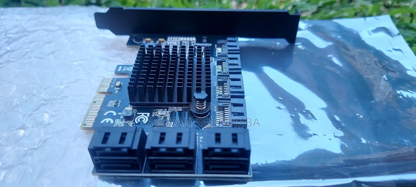 SATA Pcle Expansion Card 10 Ports.
6gbp PCI Express Cables