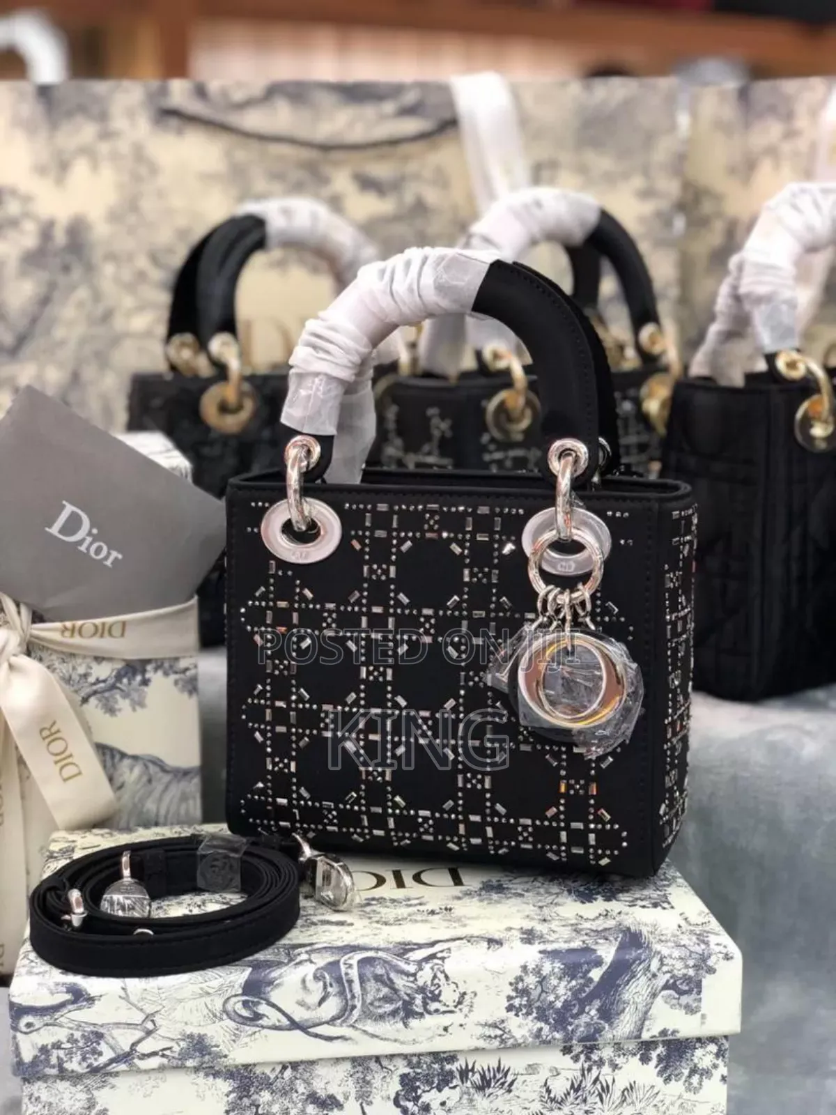 Stylish Kelly Noir Handbag