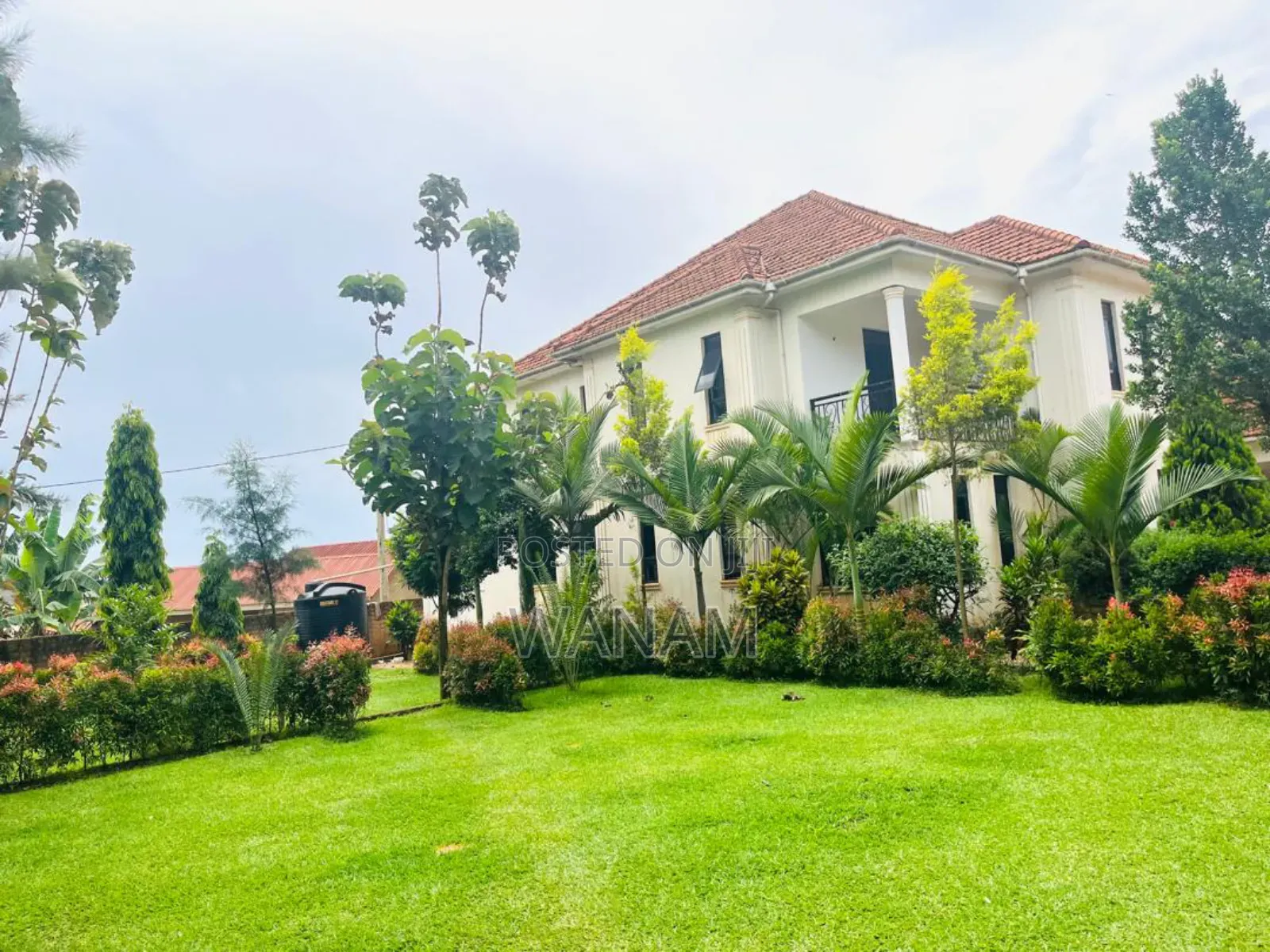 12bdrm House in Namanve, Central Division for sale