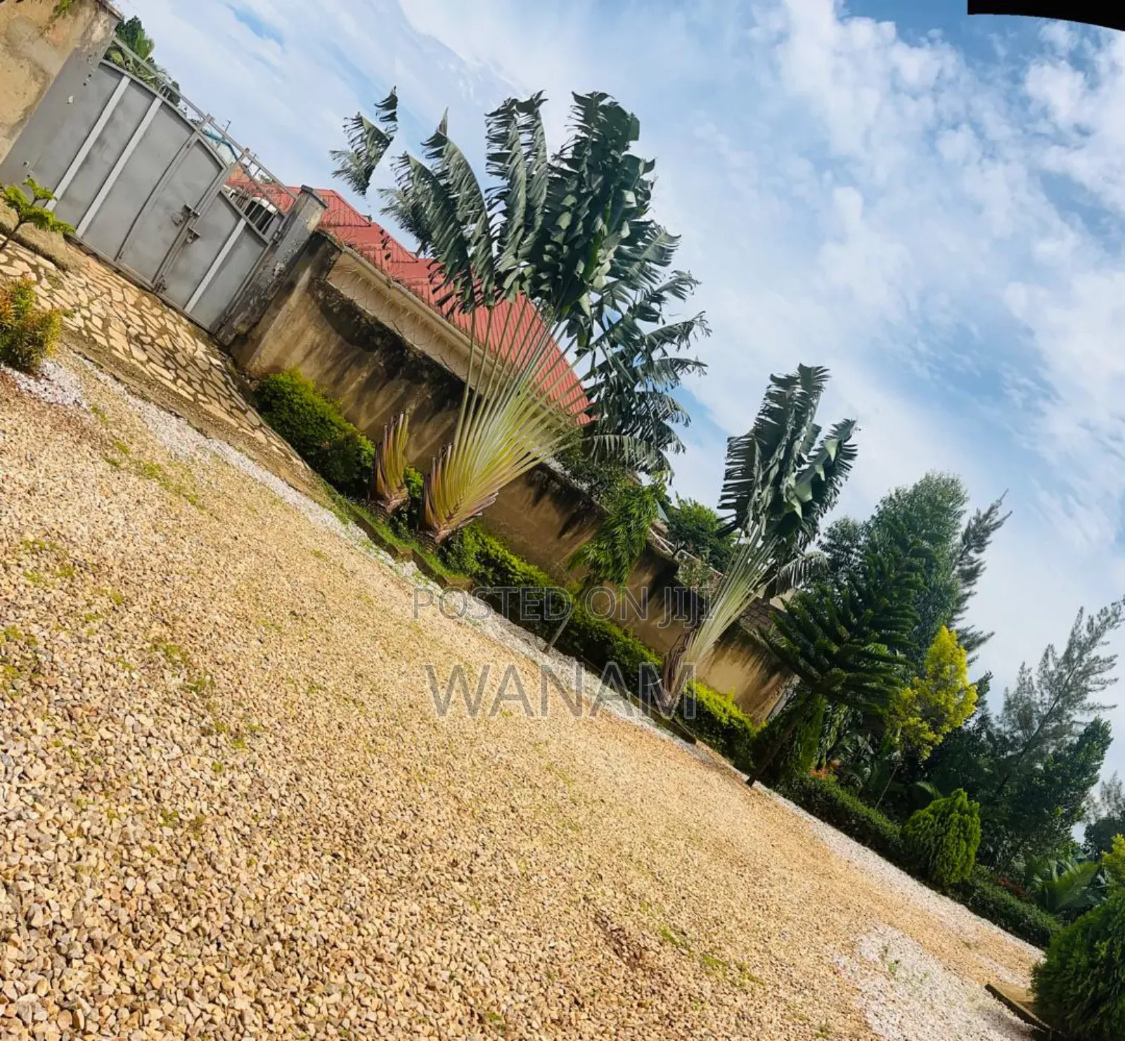 12bdrm House in Namanve, Central Division for sale