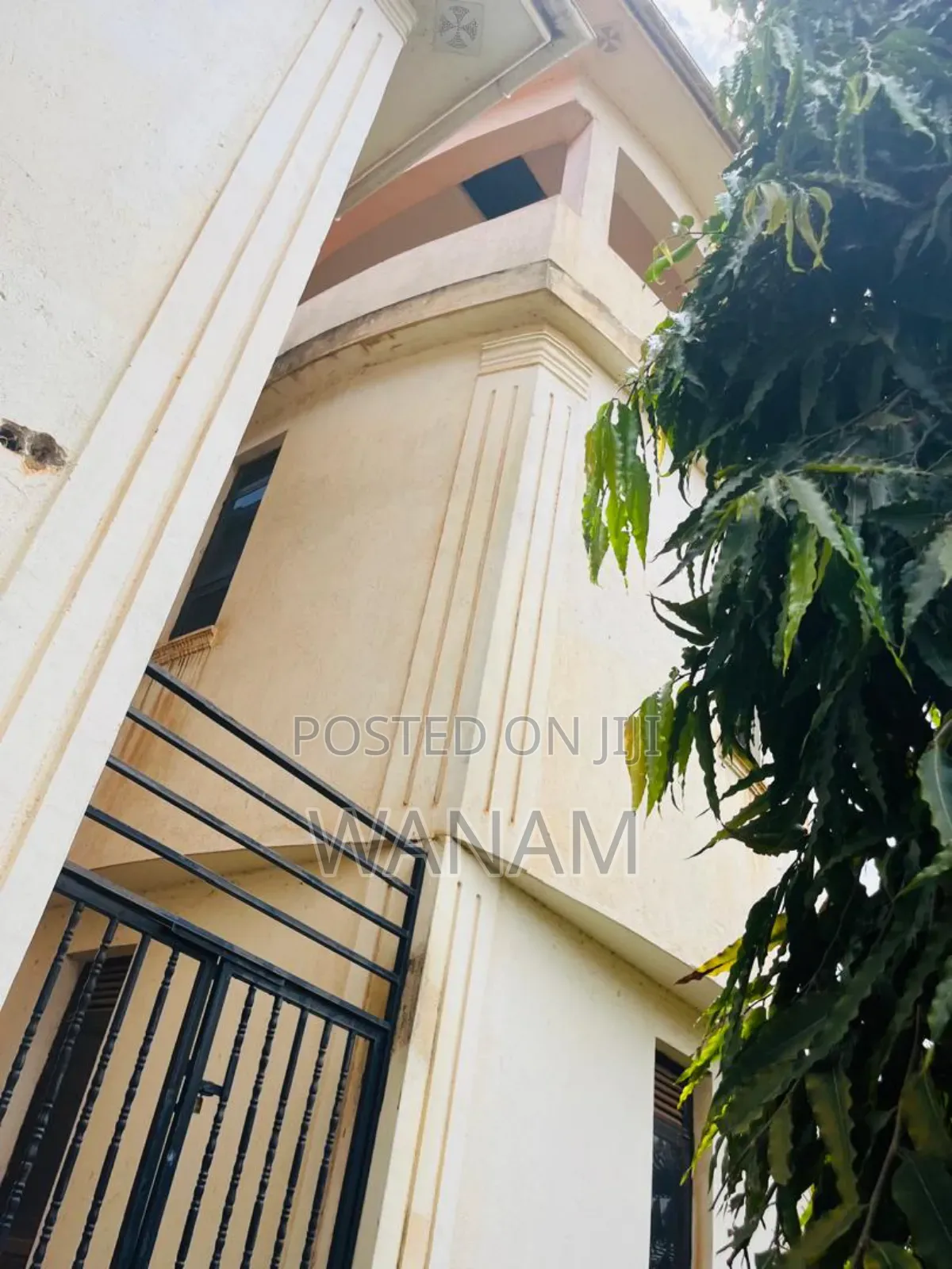 12bdrm House in Namanve, Central Division for sale