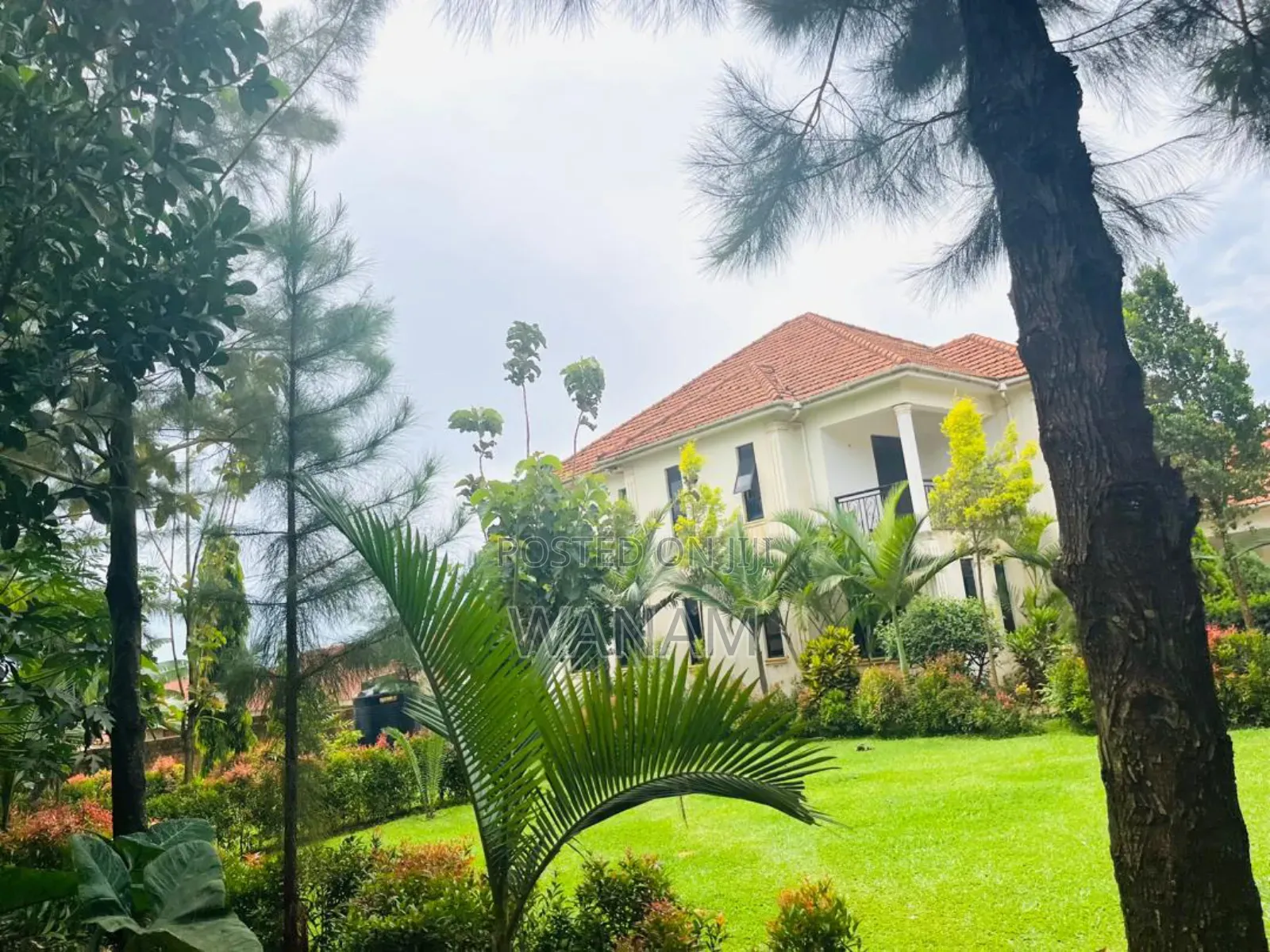 12bdrm House in Namanve, Central Division for sale