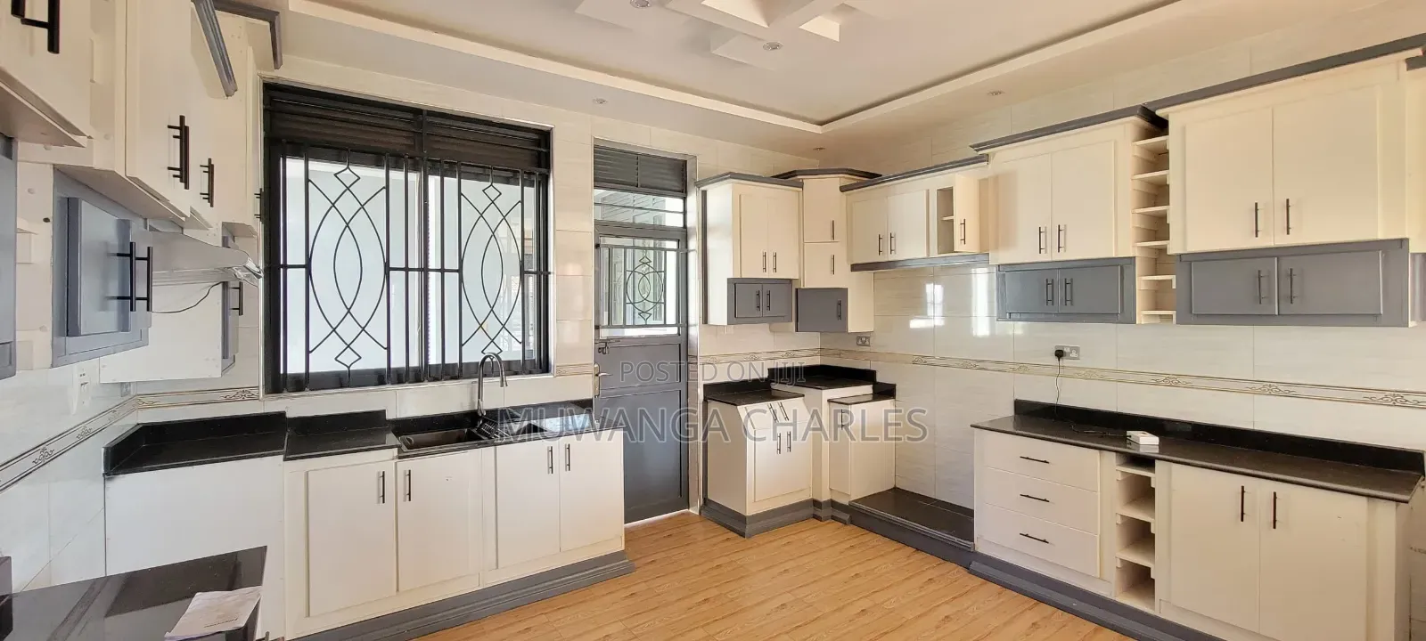 5bdrm Duplex in Fs Properties Ltd, Kira for sale