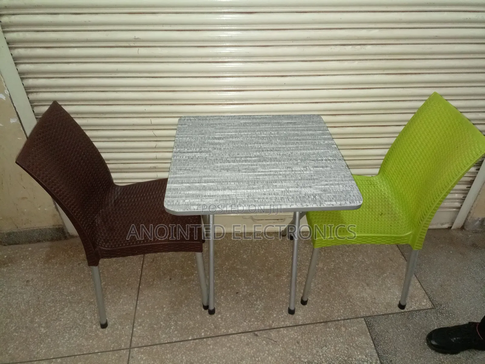 Reading Table With 2chairs