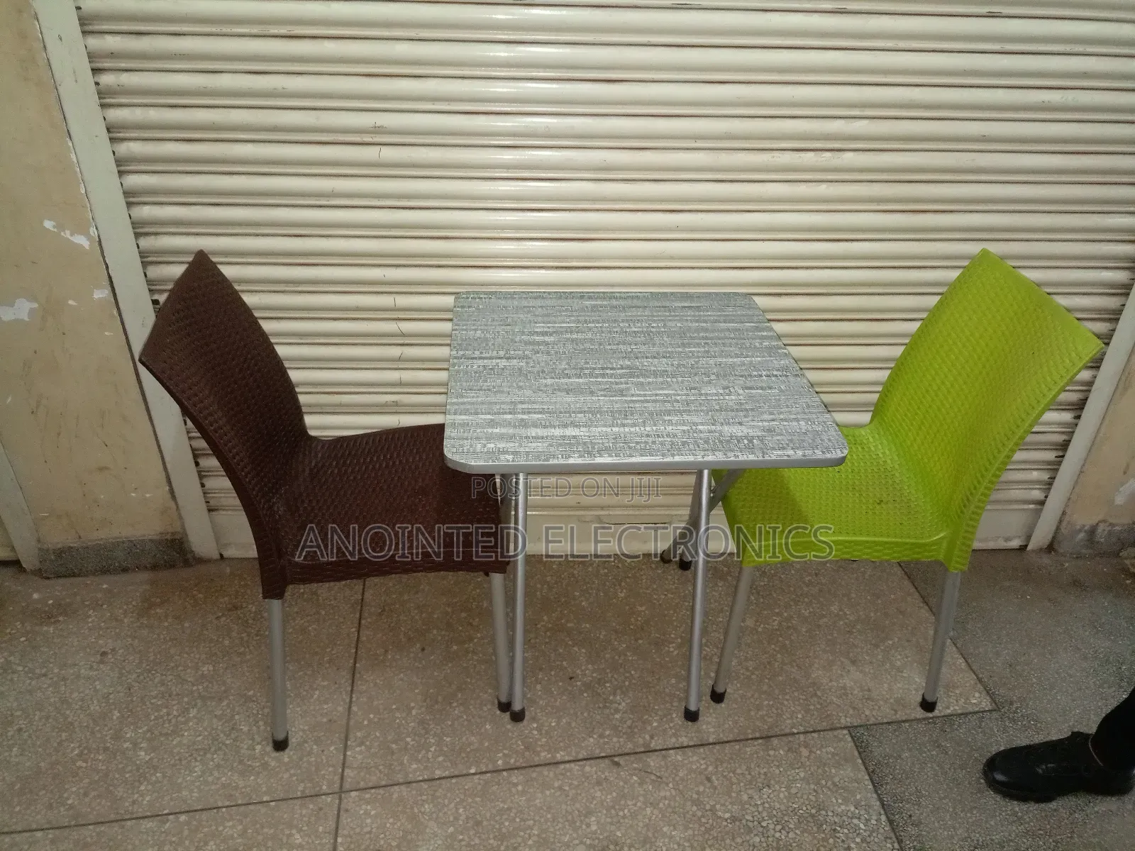 Reading Table With 2chairs