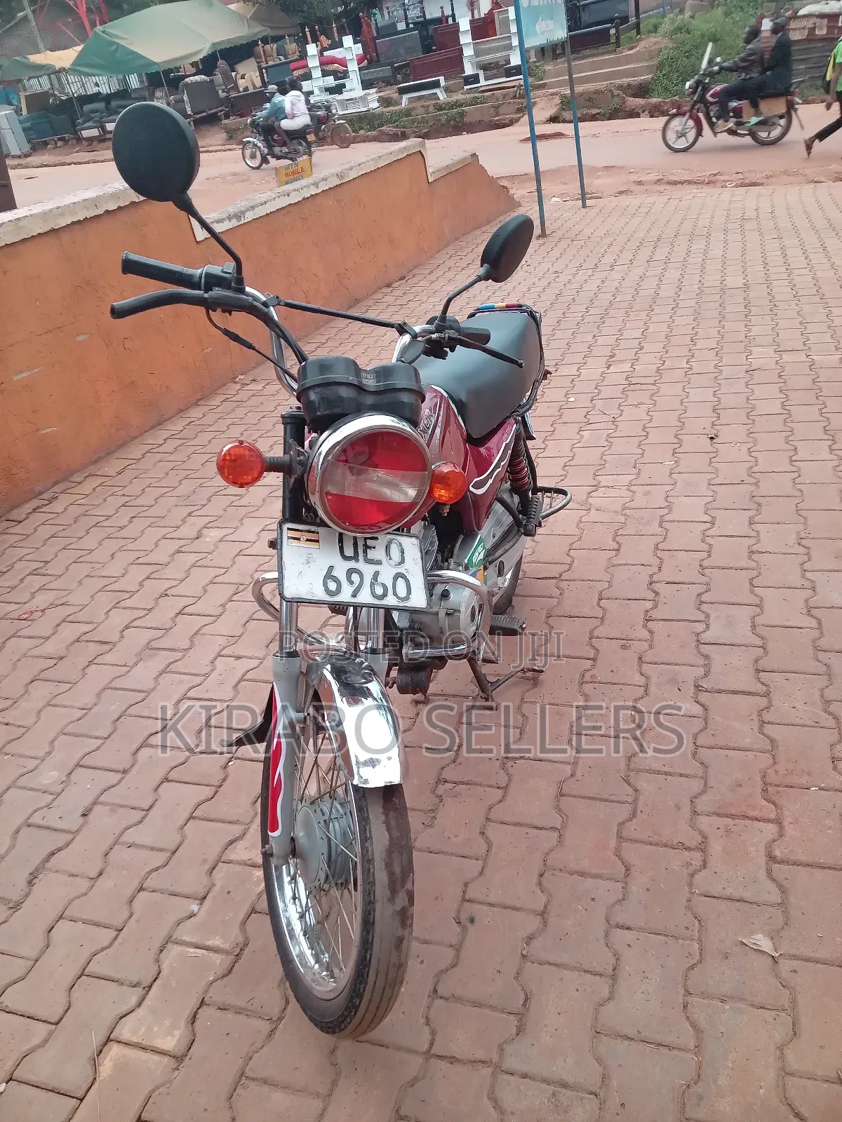 Bajaj Boxer 100 2022 Red