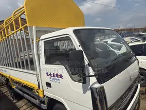 Mitishubish Canter 3