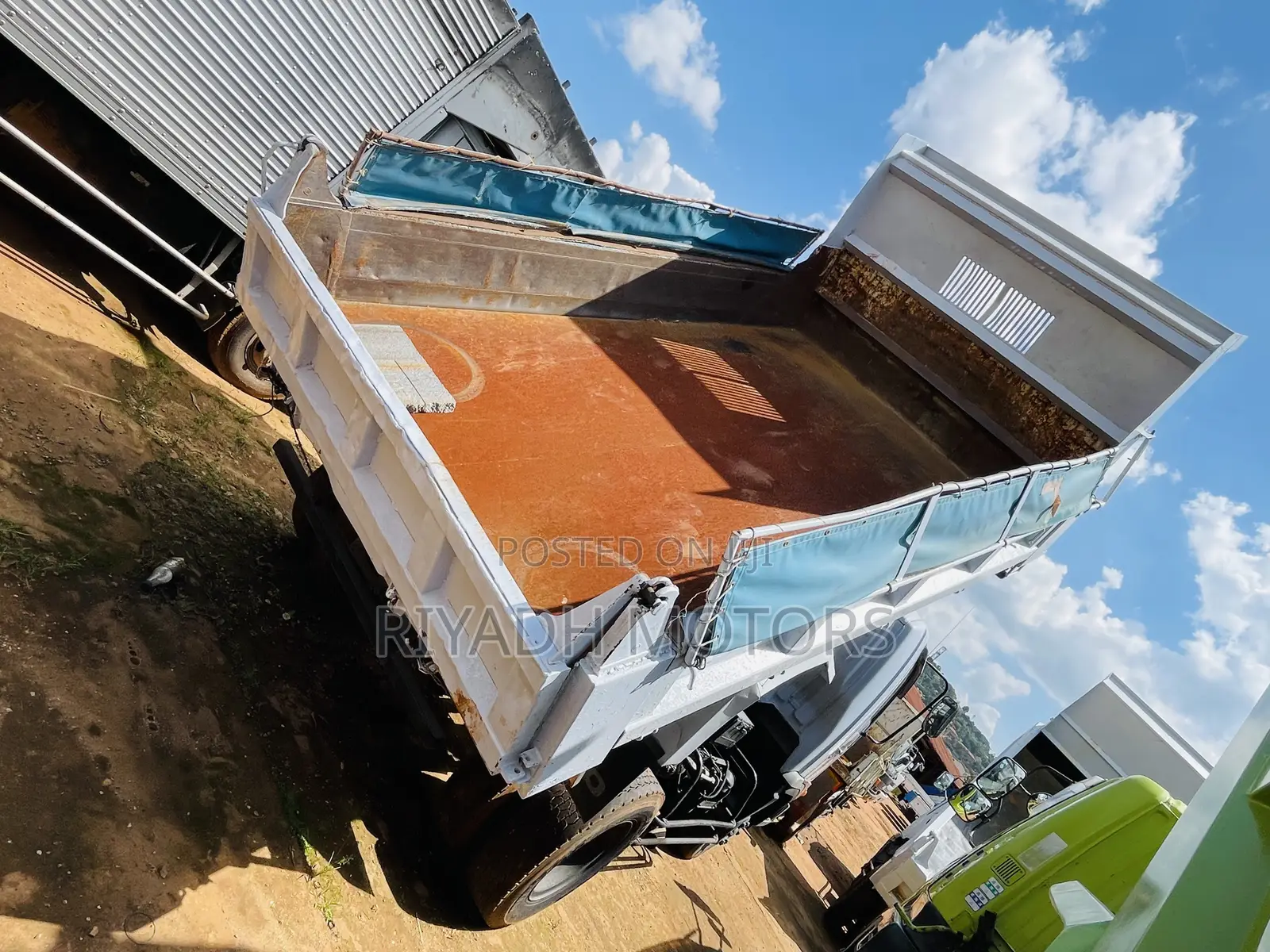 Hino Dumper J07E