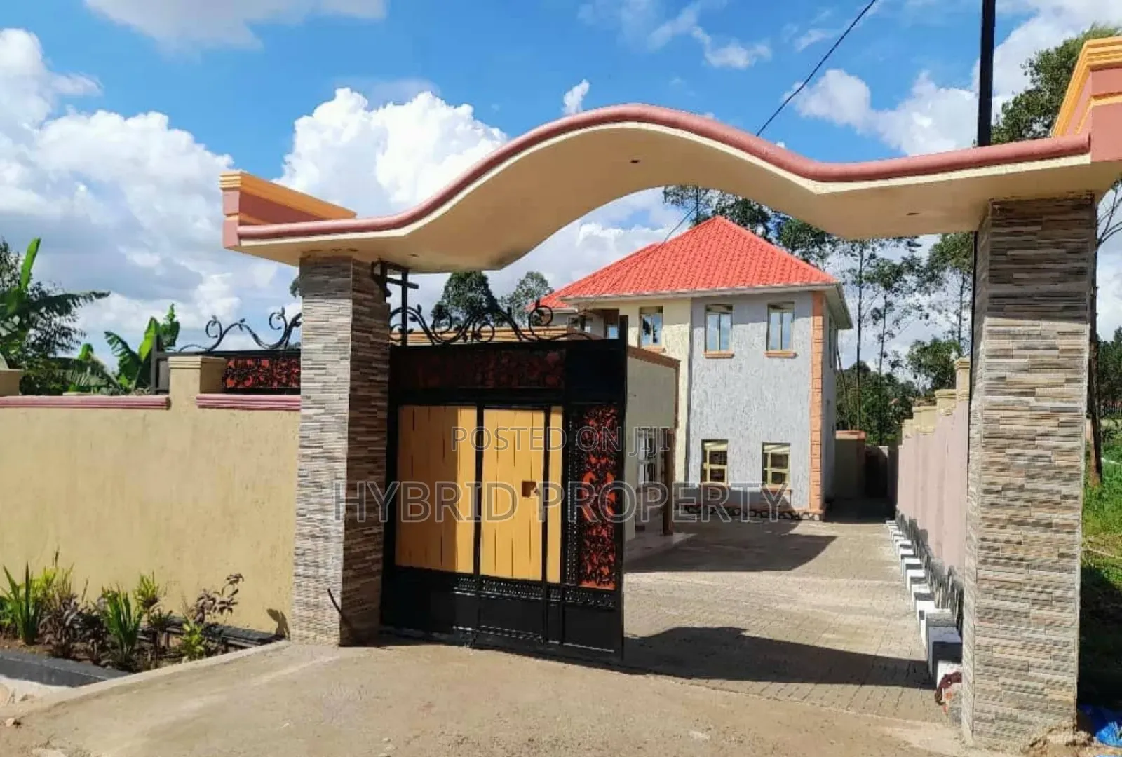 4bdrm Penthouse in Wakiso Senge~Kayunga for sale