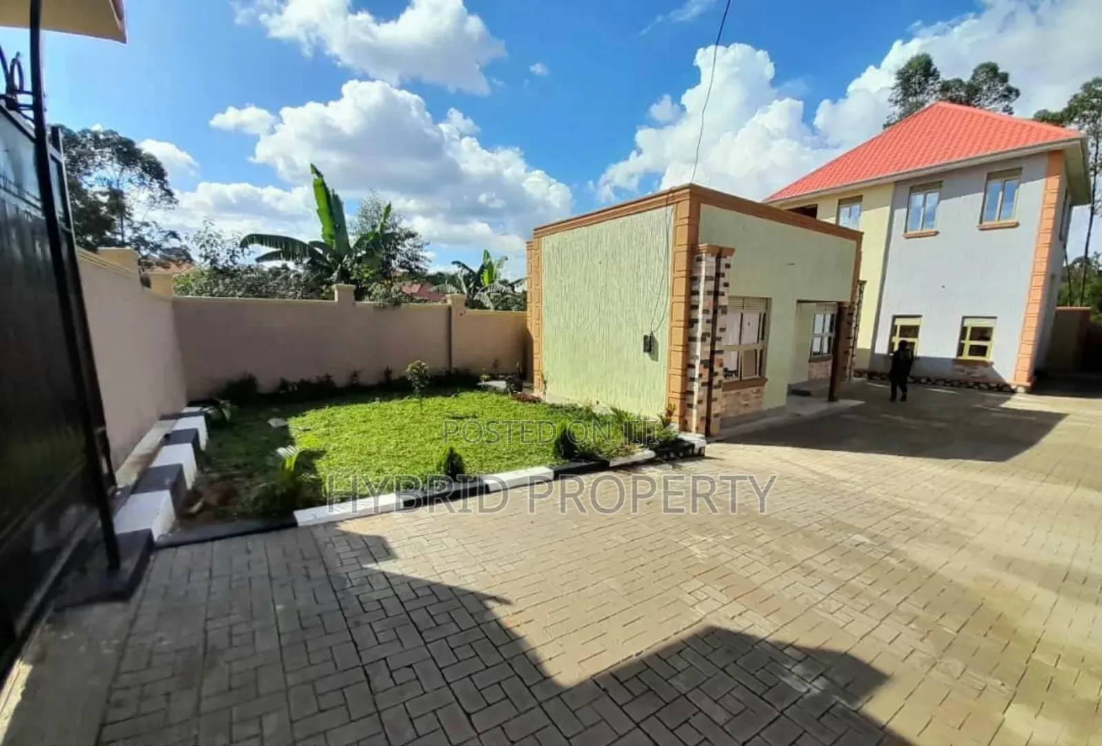 4bdrm Penthouse in Wakiso Senge~Kayunga for sale
