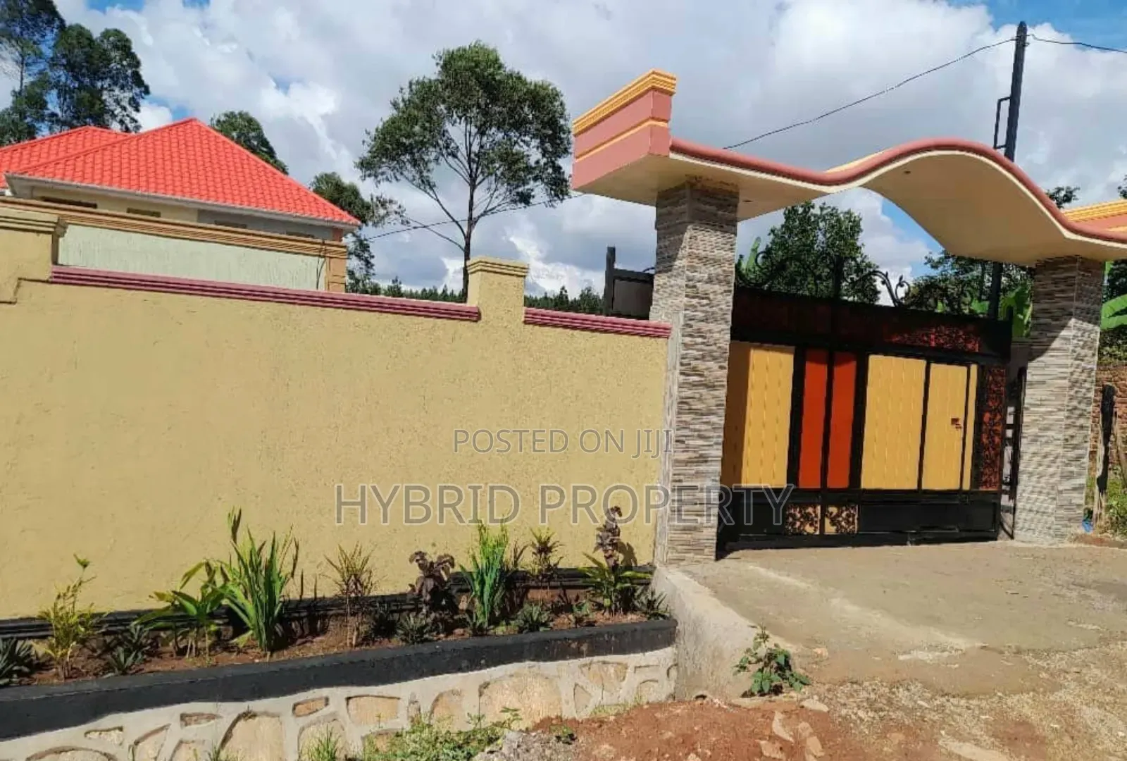 4bdrm Penthouse in Wakiso Senge~Kayunga for sale