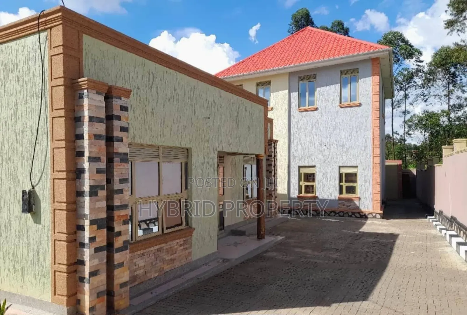 4bdrm Penthouse in Wakiso Senge~Kayunga for sale
