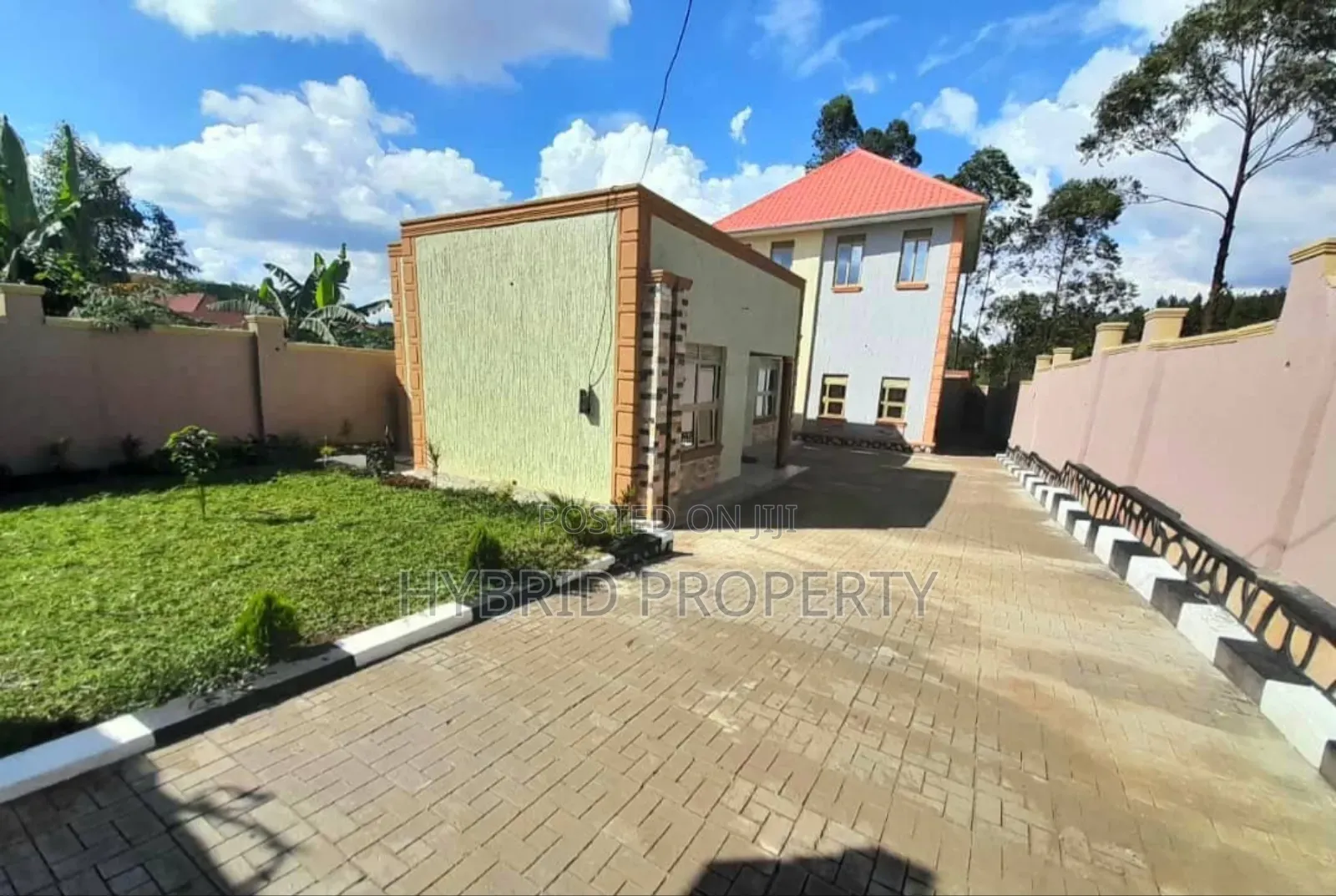 4bdrm Penthouse in Wakiso Senge~Kayunga for sale