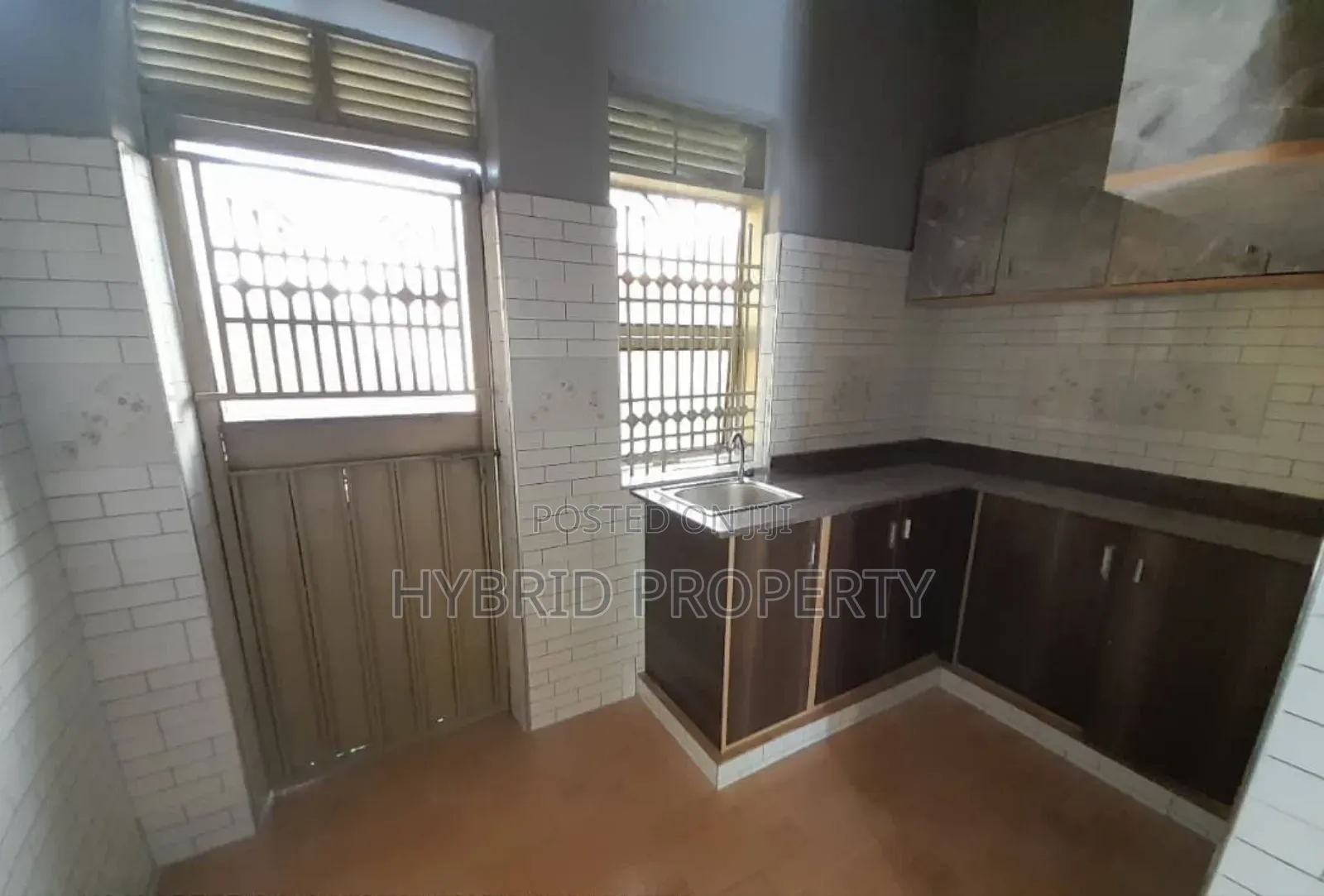 4bdrm Penthouse in Wakiso Senge~Kayunga for sale