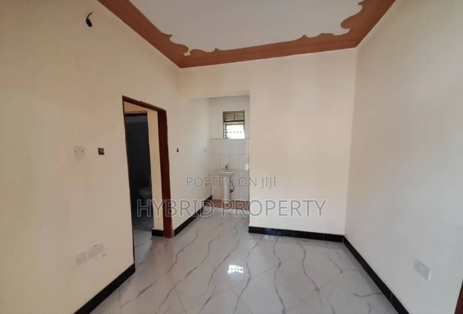 4bdrm Penthouse in Wakiso Senge~Kayunga for sale
