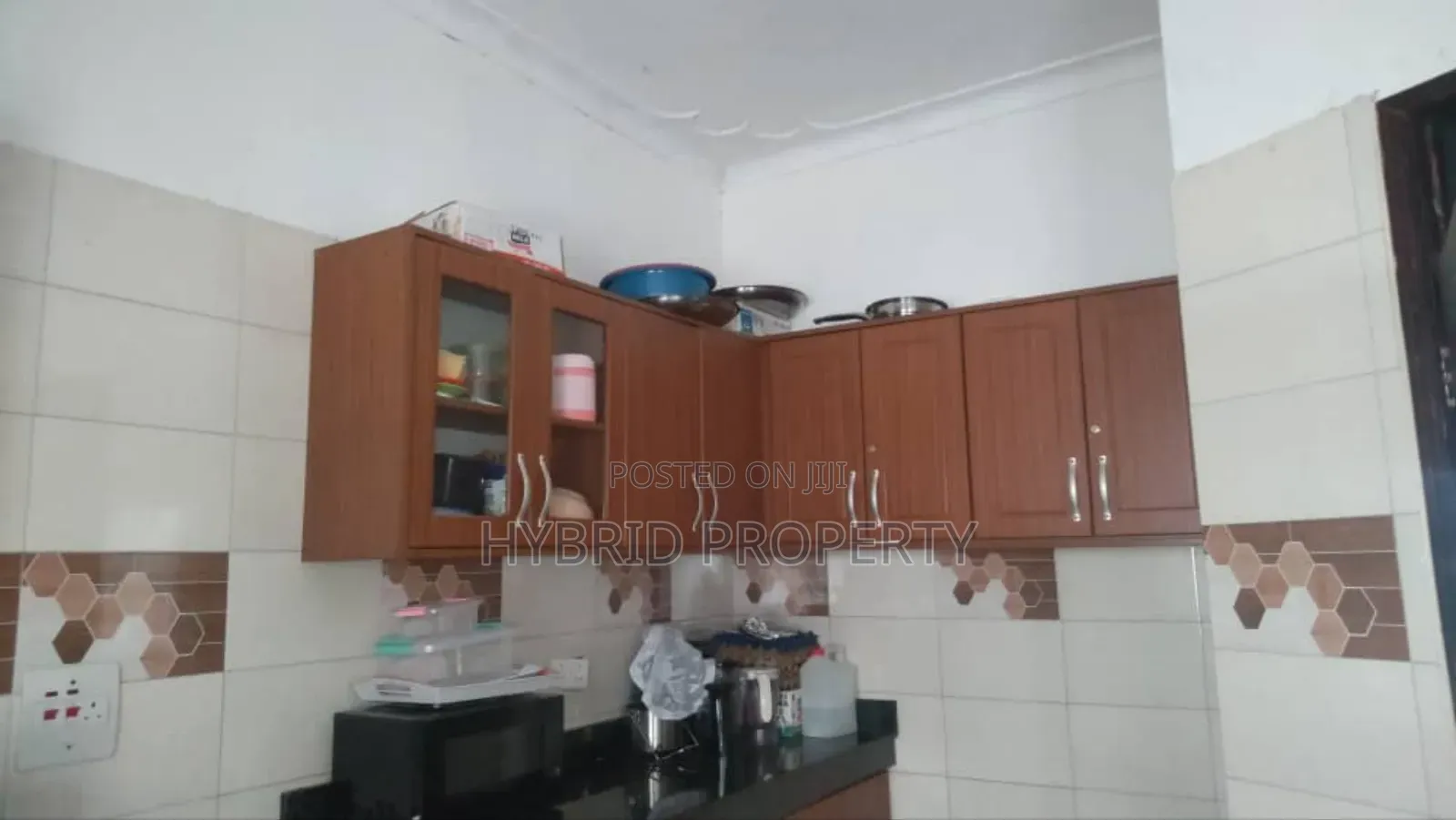 3bdrm House in Matugga Along Bombo, Gombe for sale