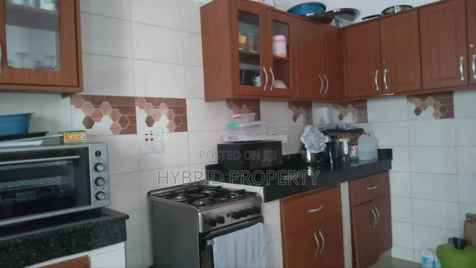3bdrm House in Matugga Along Bombo, Gombe for sale