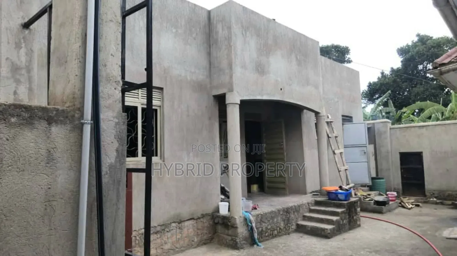 3bdrm House in Matugga Along Bombo, Gombe for sale