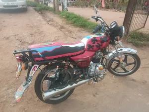 Simba UG Boss+ 100cc 2022 Red