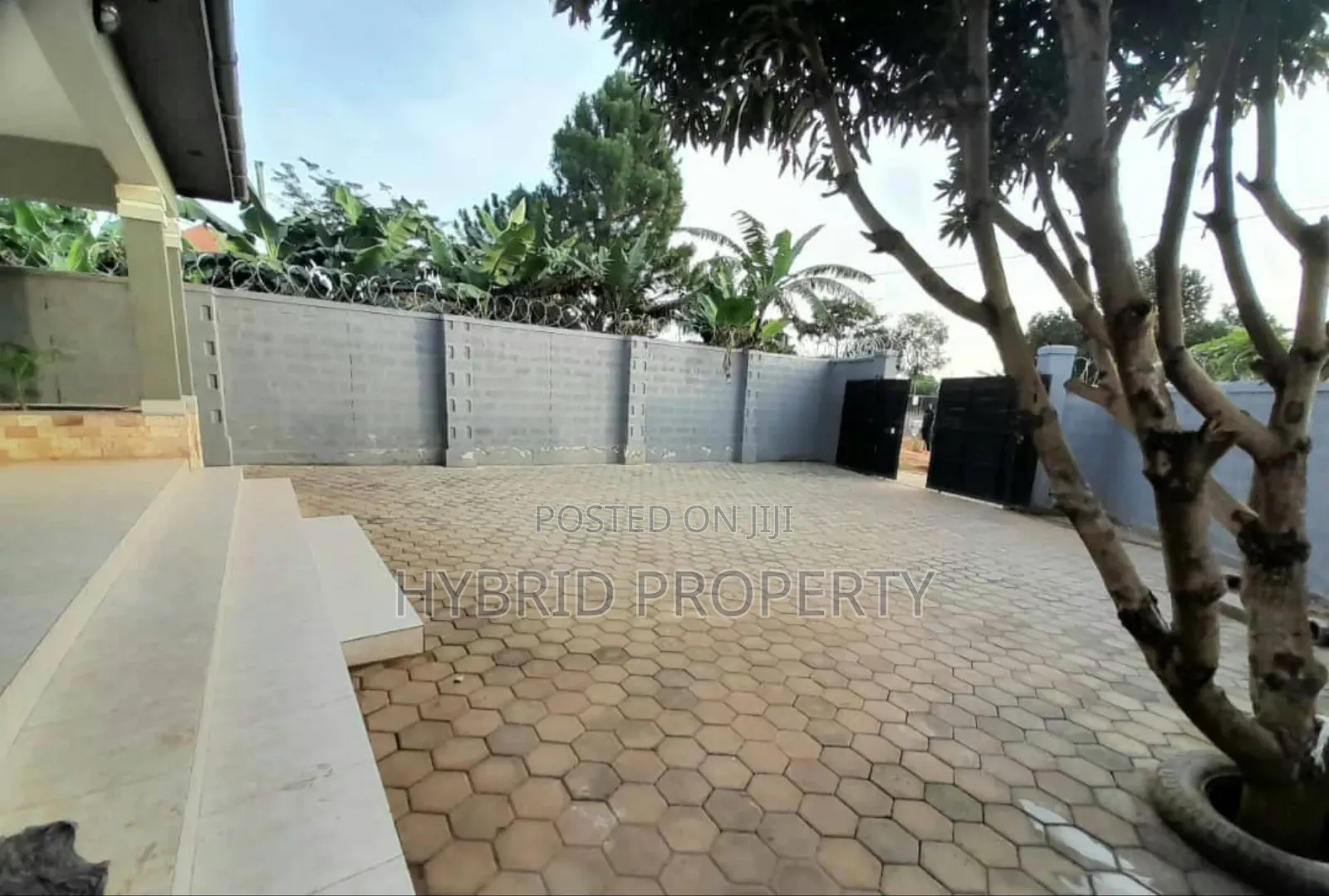 3bdrm House in Kira~Bulindo Along for sale