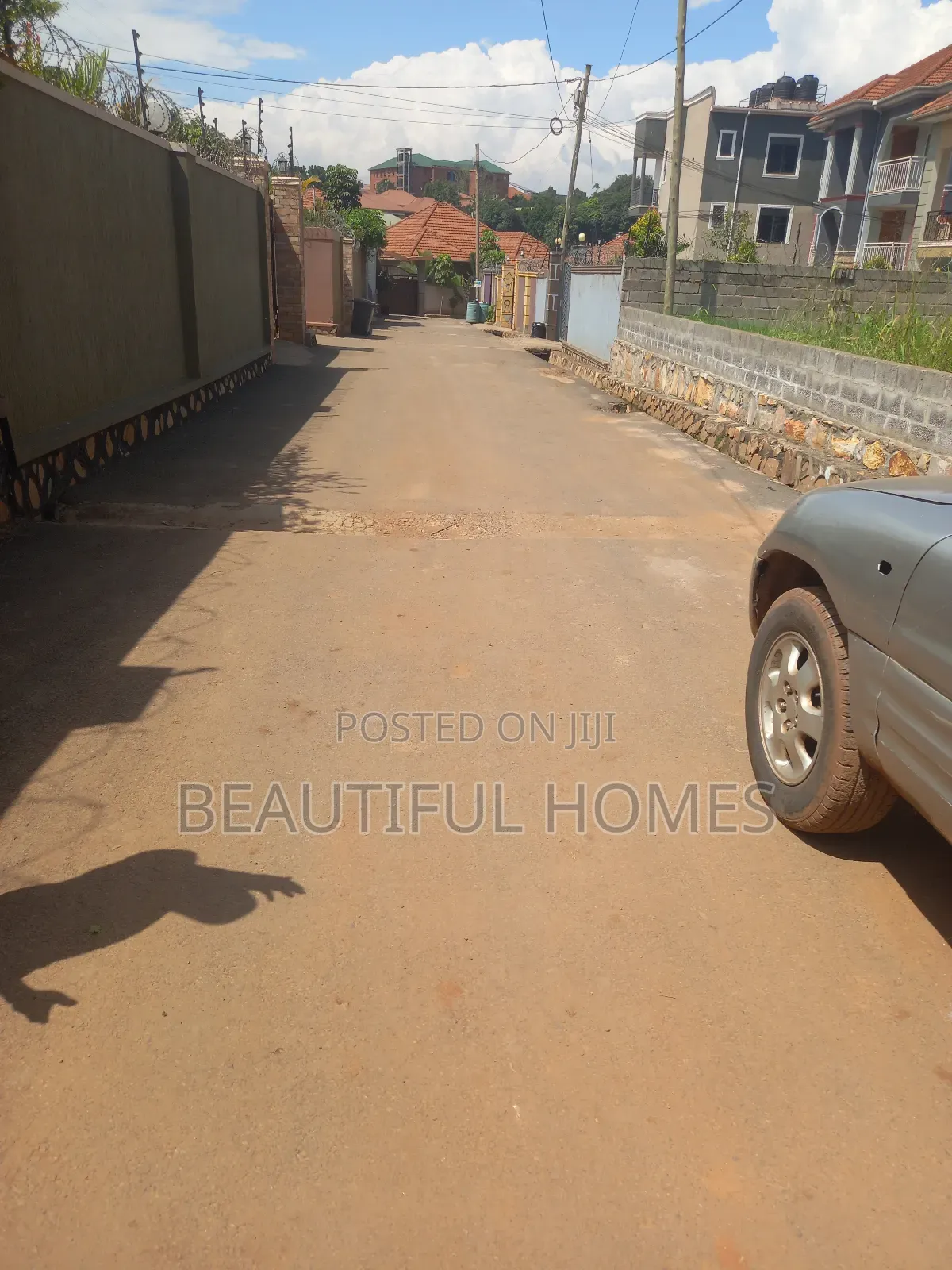 Furnished 4bdrm Duplex in Kira Mamerito for sale