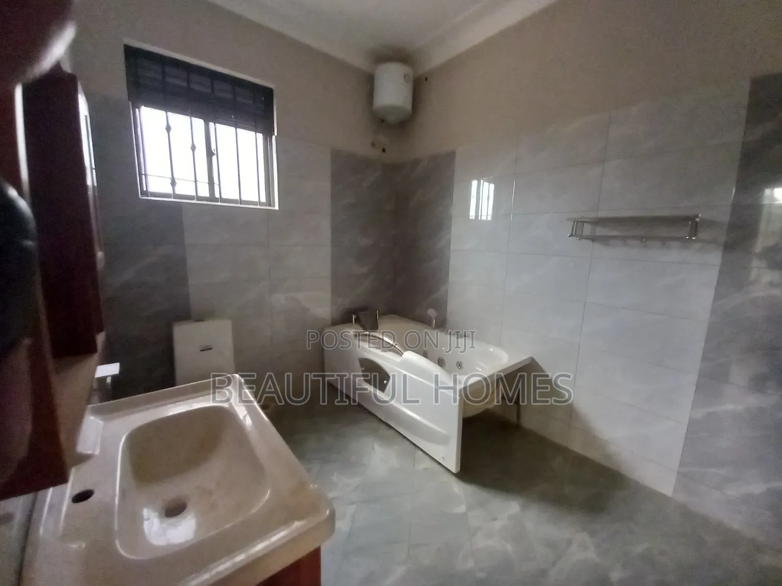 Furnished 4bdrm House in Kira for sale