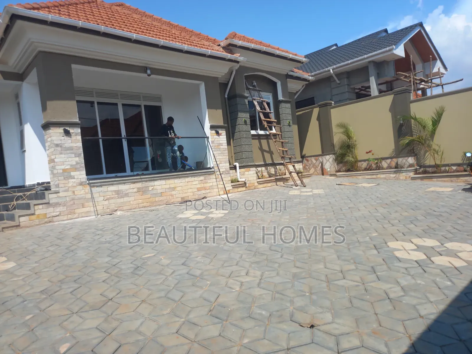 Furnished 4bdrm Bungalow in Kira for sale