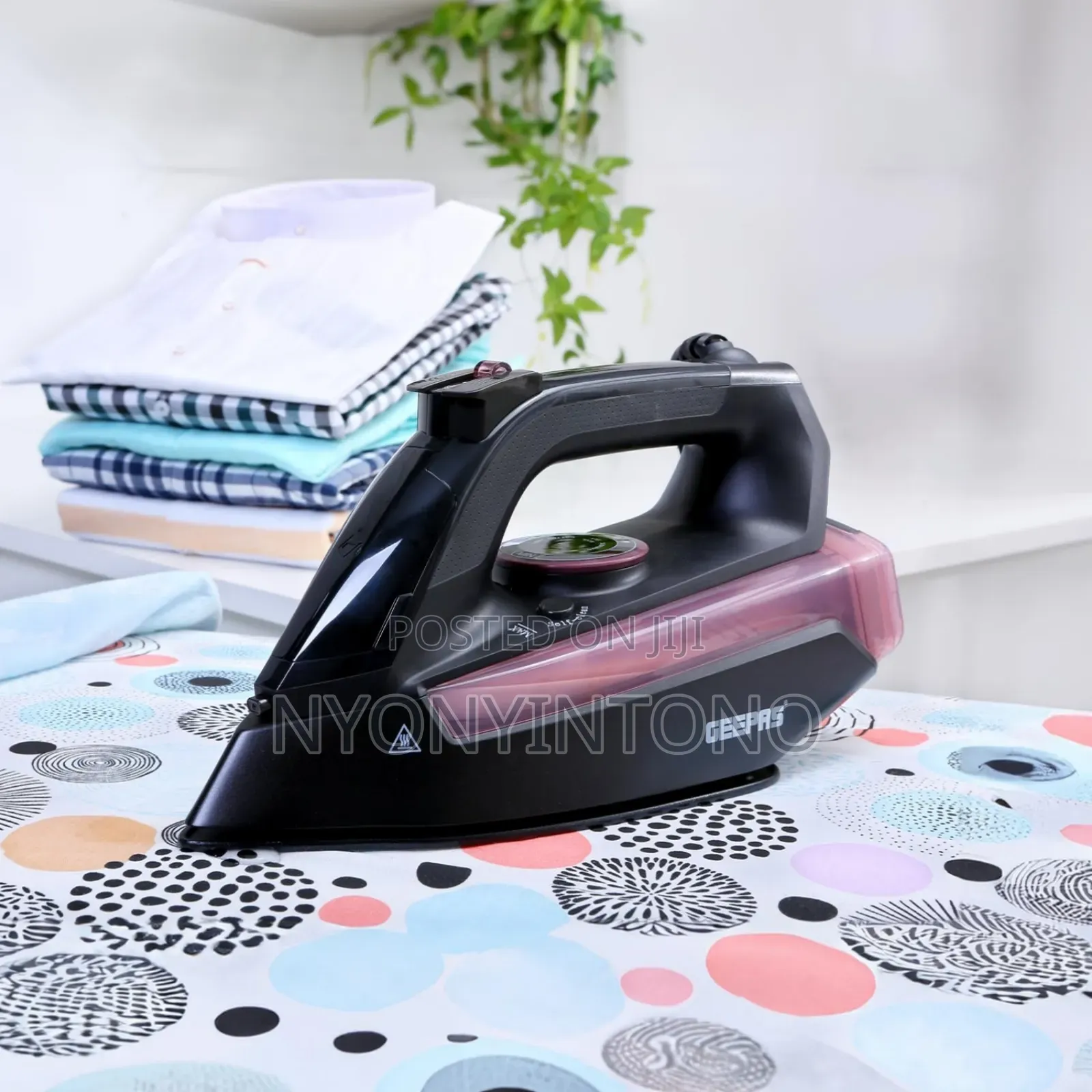 Geepas High Quality Commercial Steam Iron