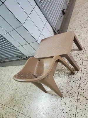 Modern Plastic Table and Chair