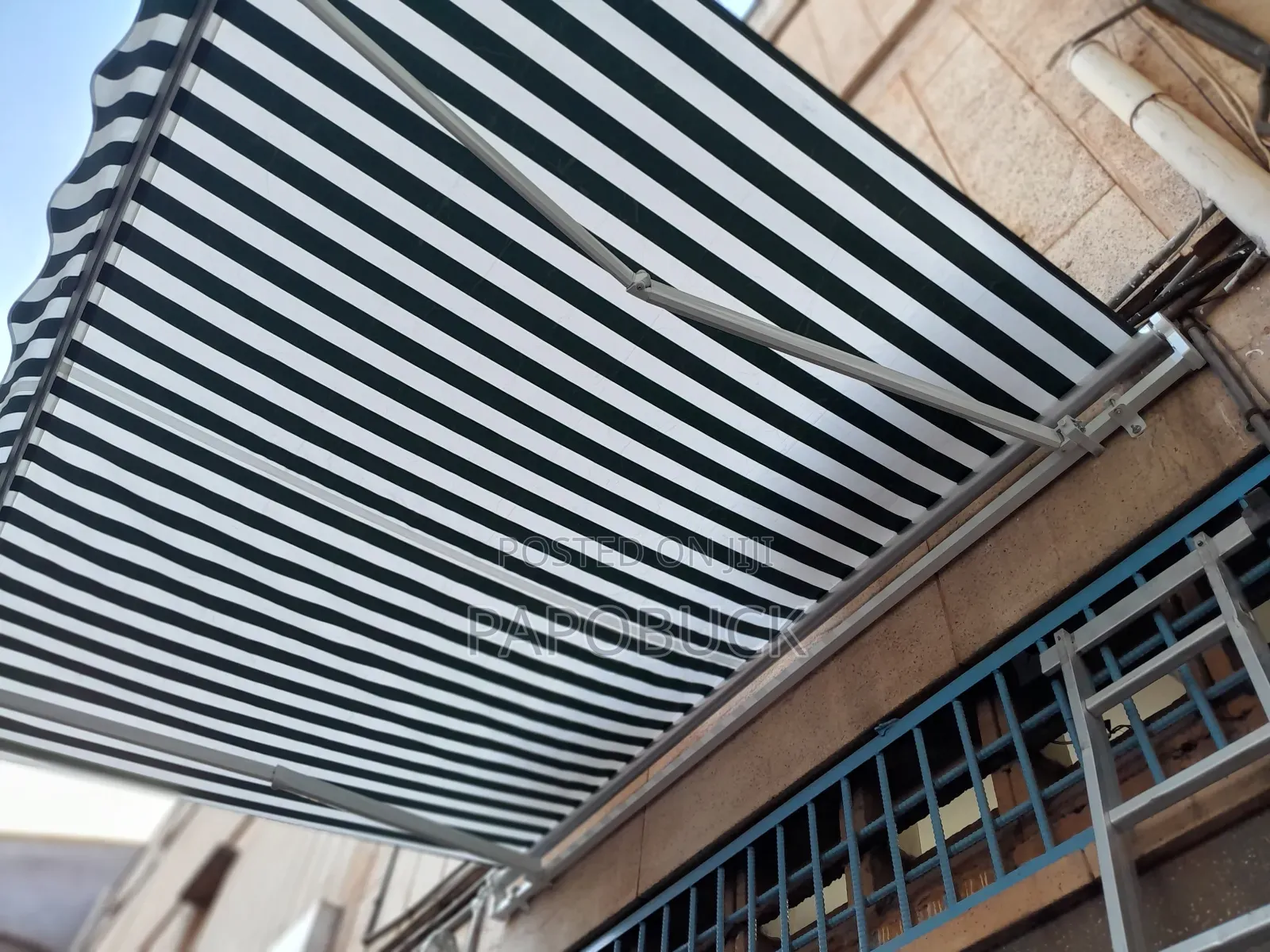 3m by 2m Retracting Awning/ Sun Shade