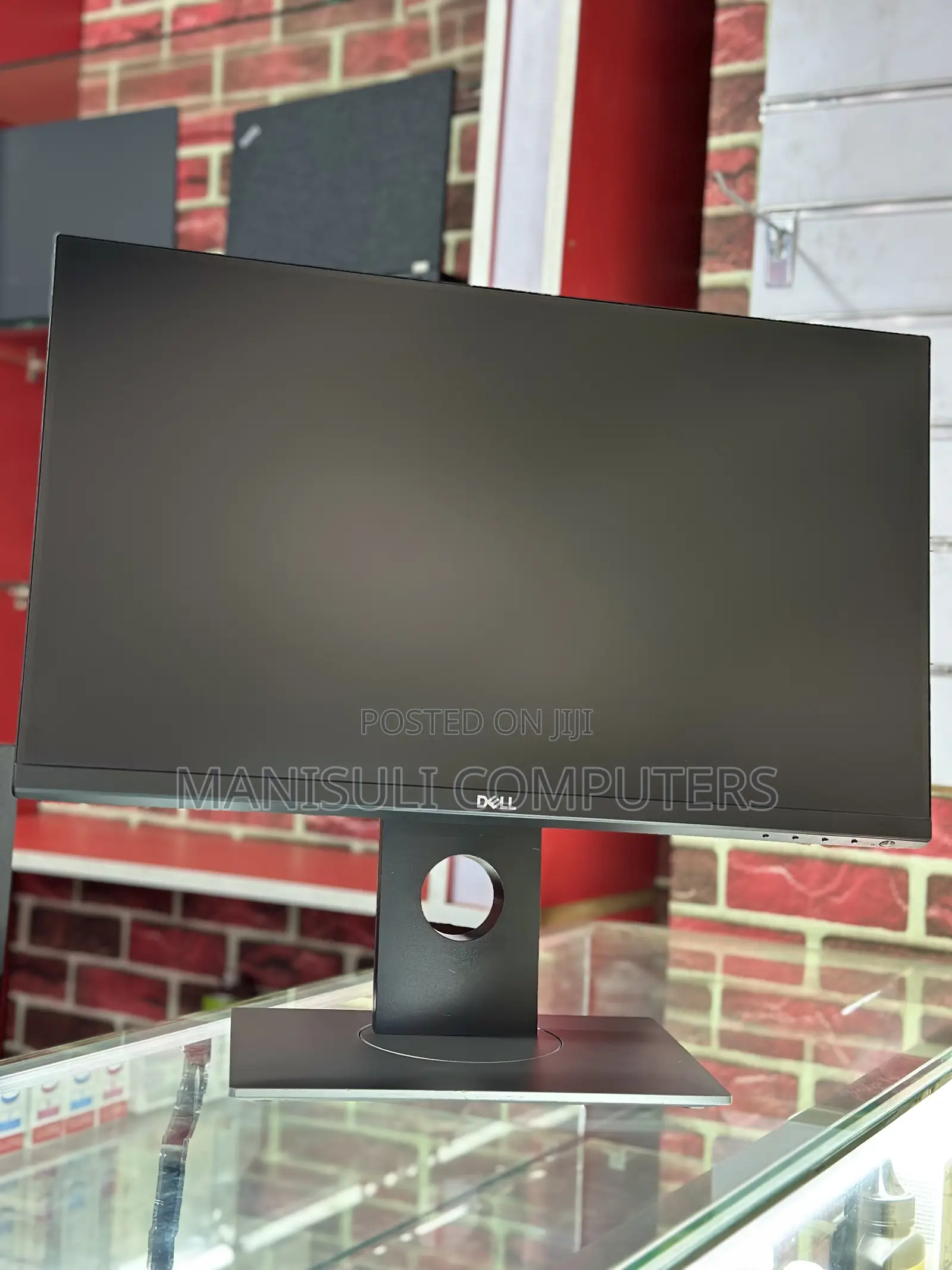 Dell 22 Inch Screen Ips VGA, HDMI, USB 3.0, DP, DIV