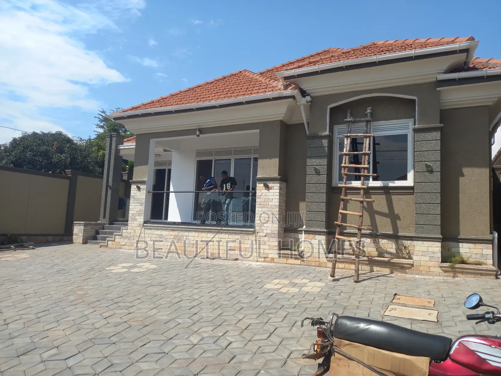 Furnished 4bdrm House in Kira for sale