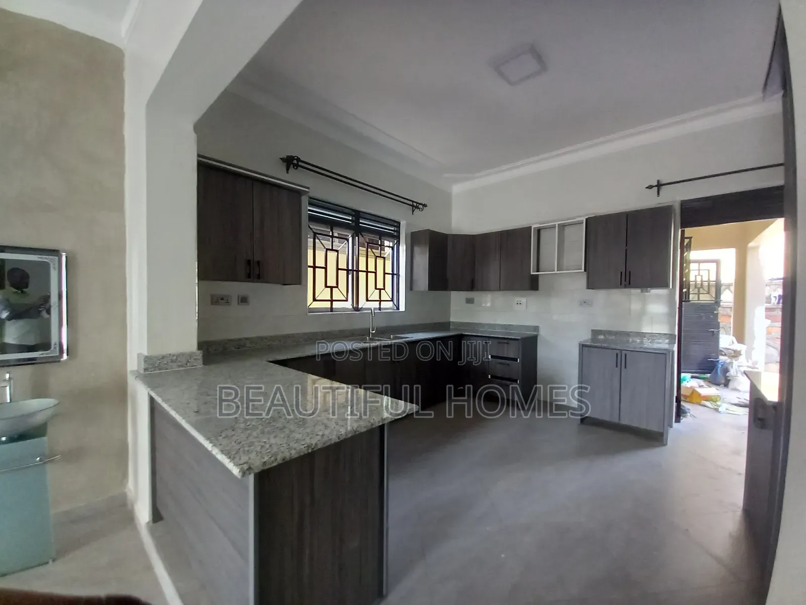 Furnished 4bdrm House in Kira for sale