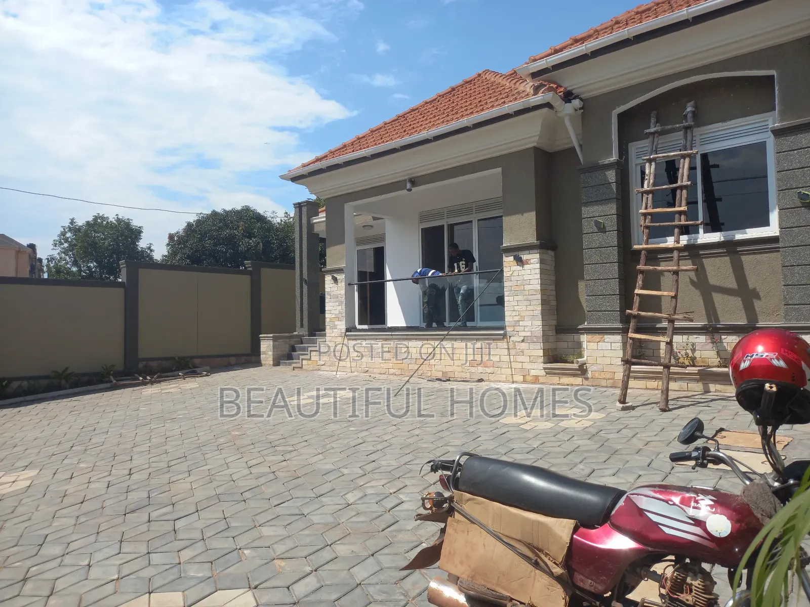 Furnished 4bdrm House in Kira for sale