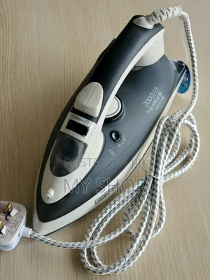 Geepas Steam Iron Gs17788