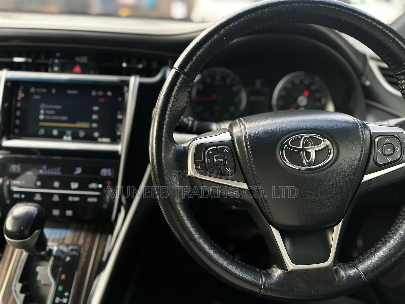 Toyota Harrier 2.0 2014 Black