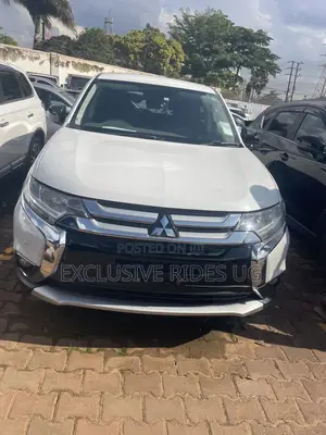 Mitsubishi Outlander 2017 White