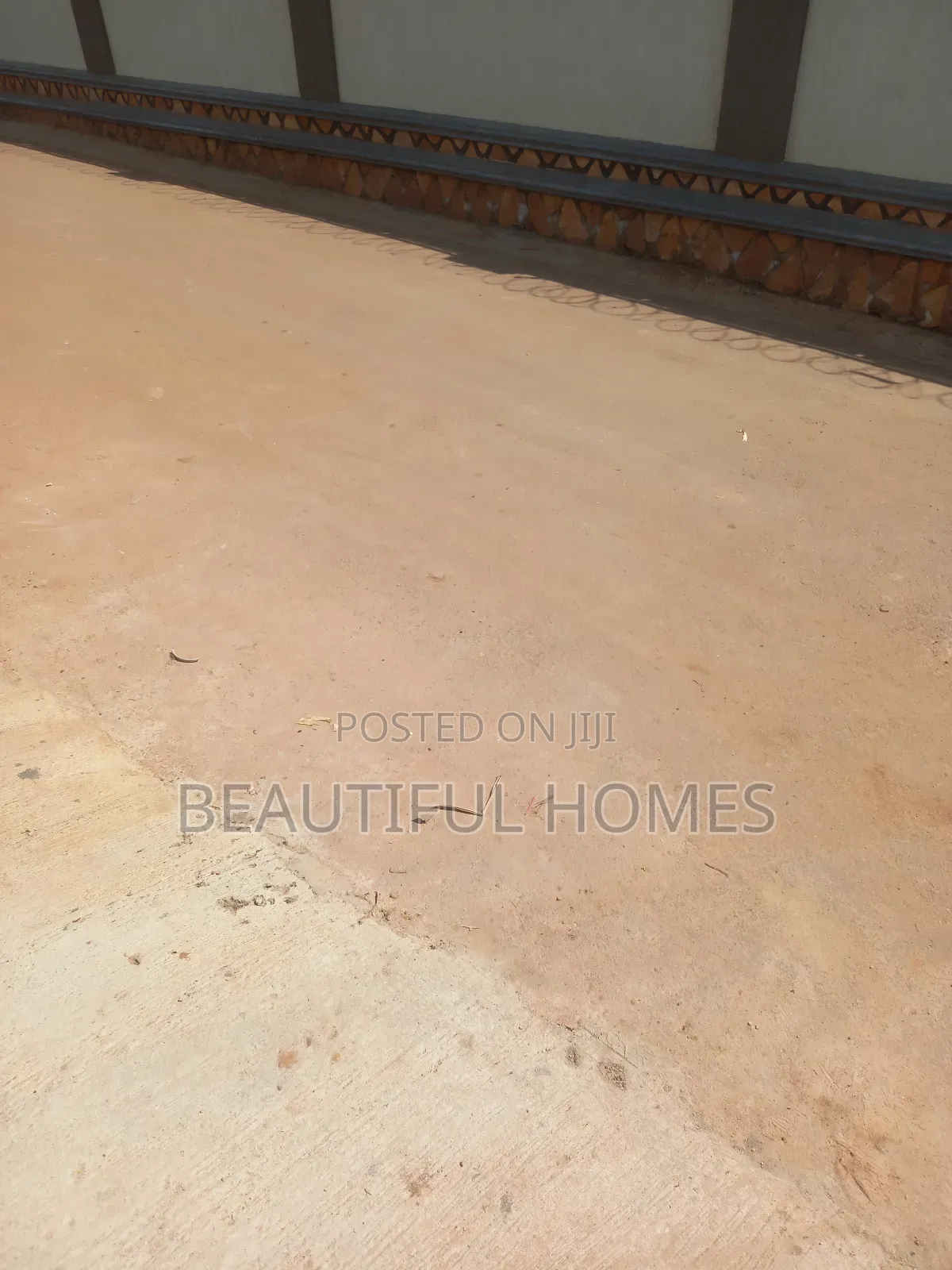 Furnished 4bdrm Bungalow in Kira for sale