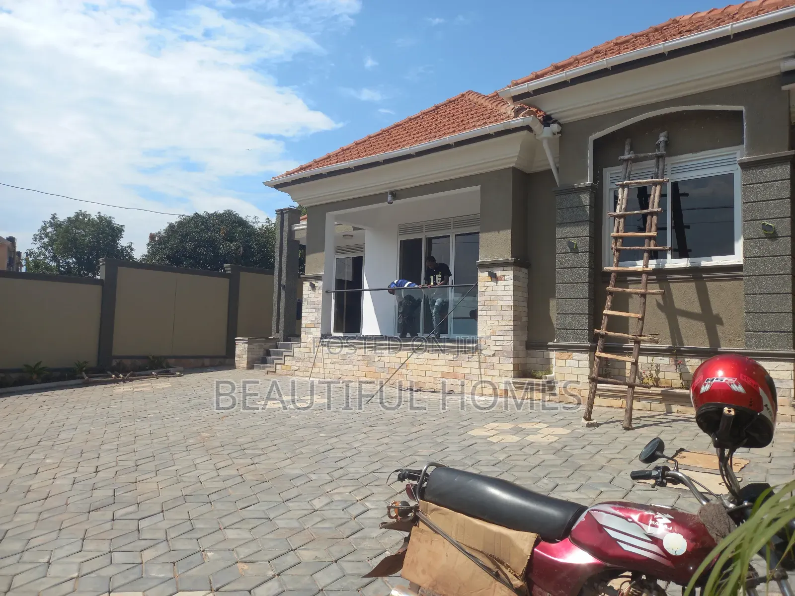 Furnished 4bdrm House in Kira for sale