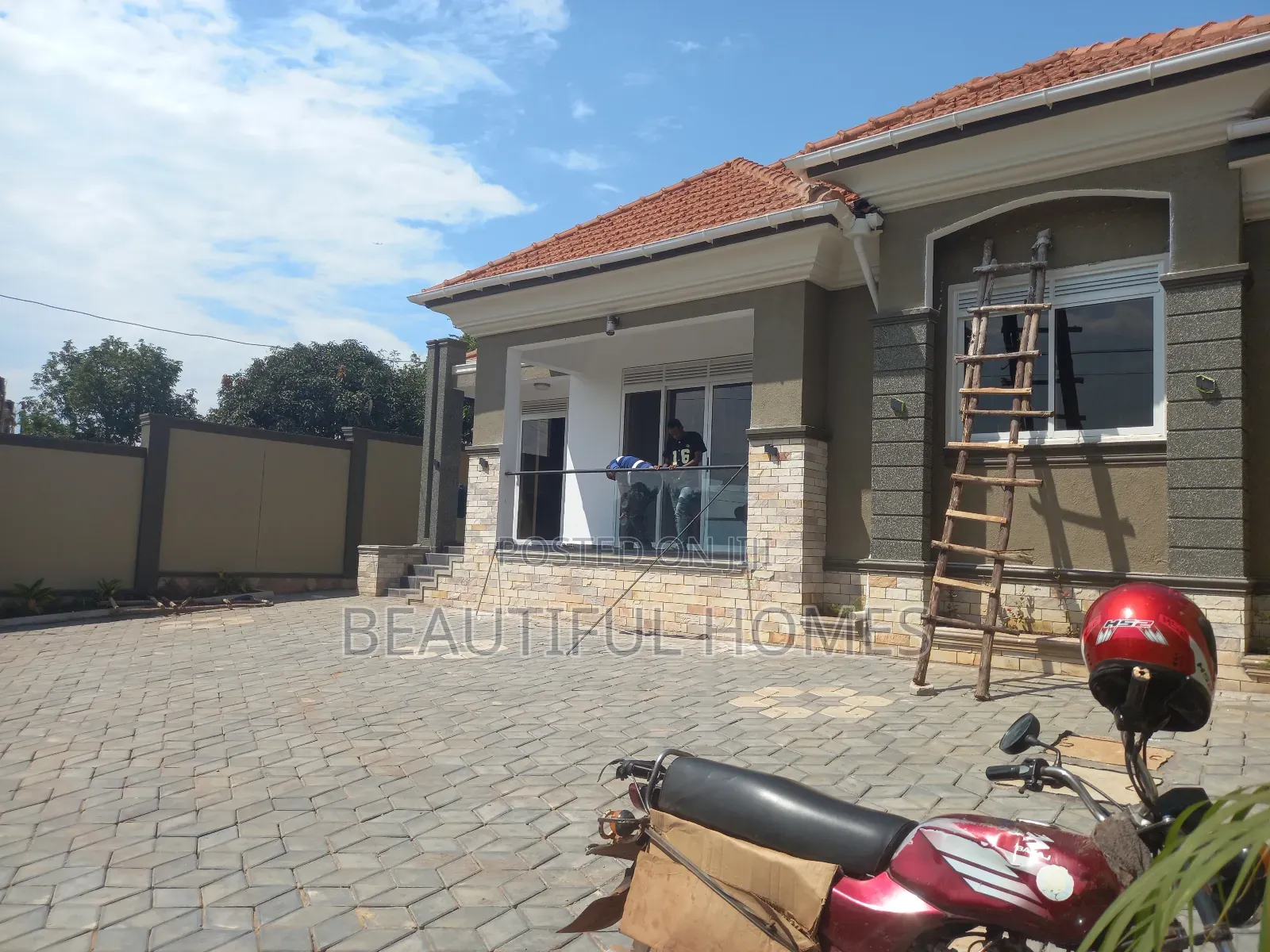 Furnished 4bdrm House in Kira for sale