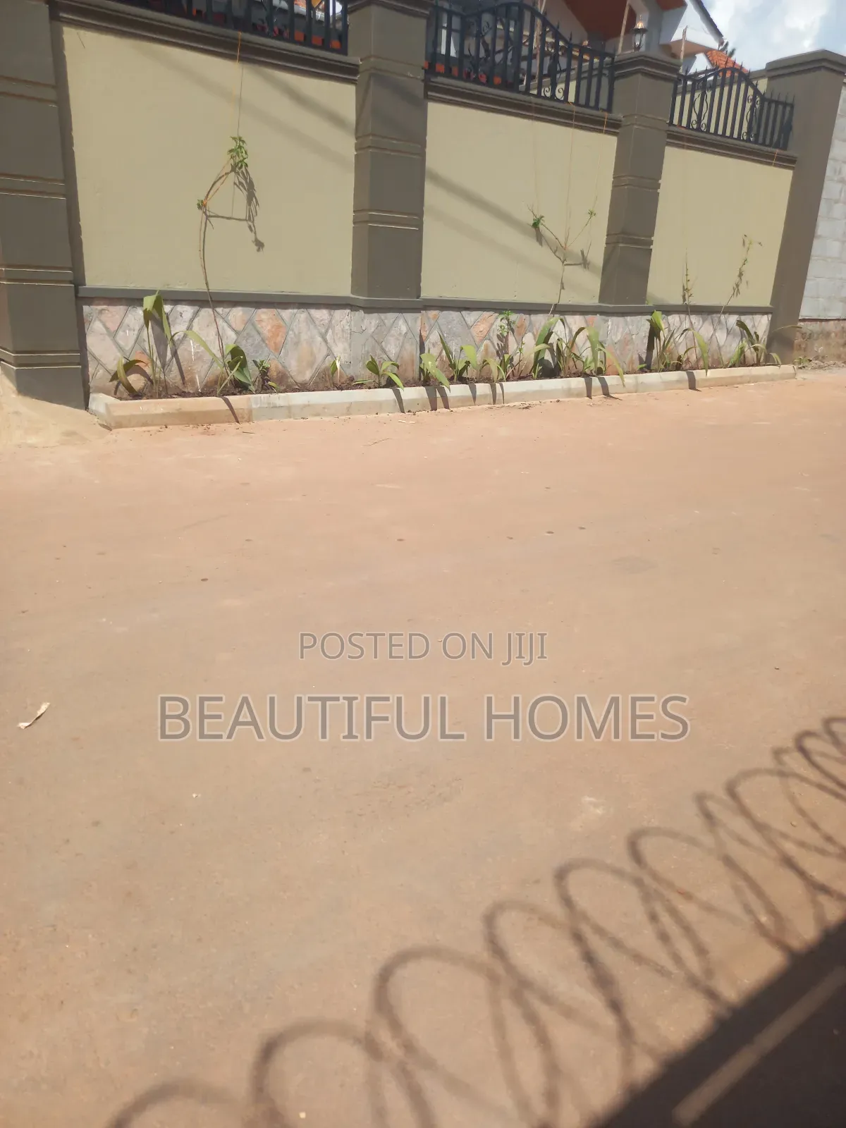 Furnished 4bdrm House in Kira for sale