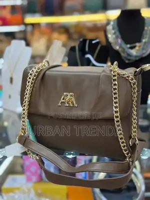 Ladies Chaine Shoulder Bags