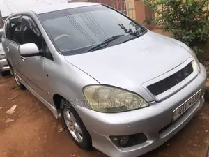 Photo - Toyota Ipsum 2001 Silver