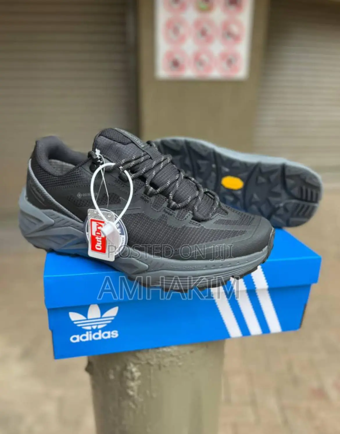 New Classic Men Columbia Sneakers in Stock