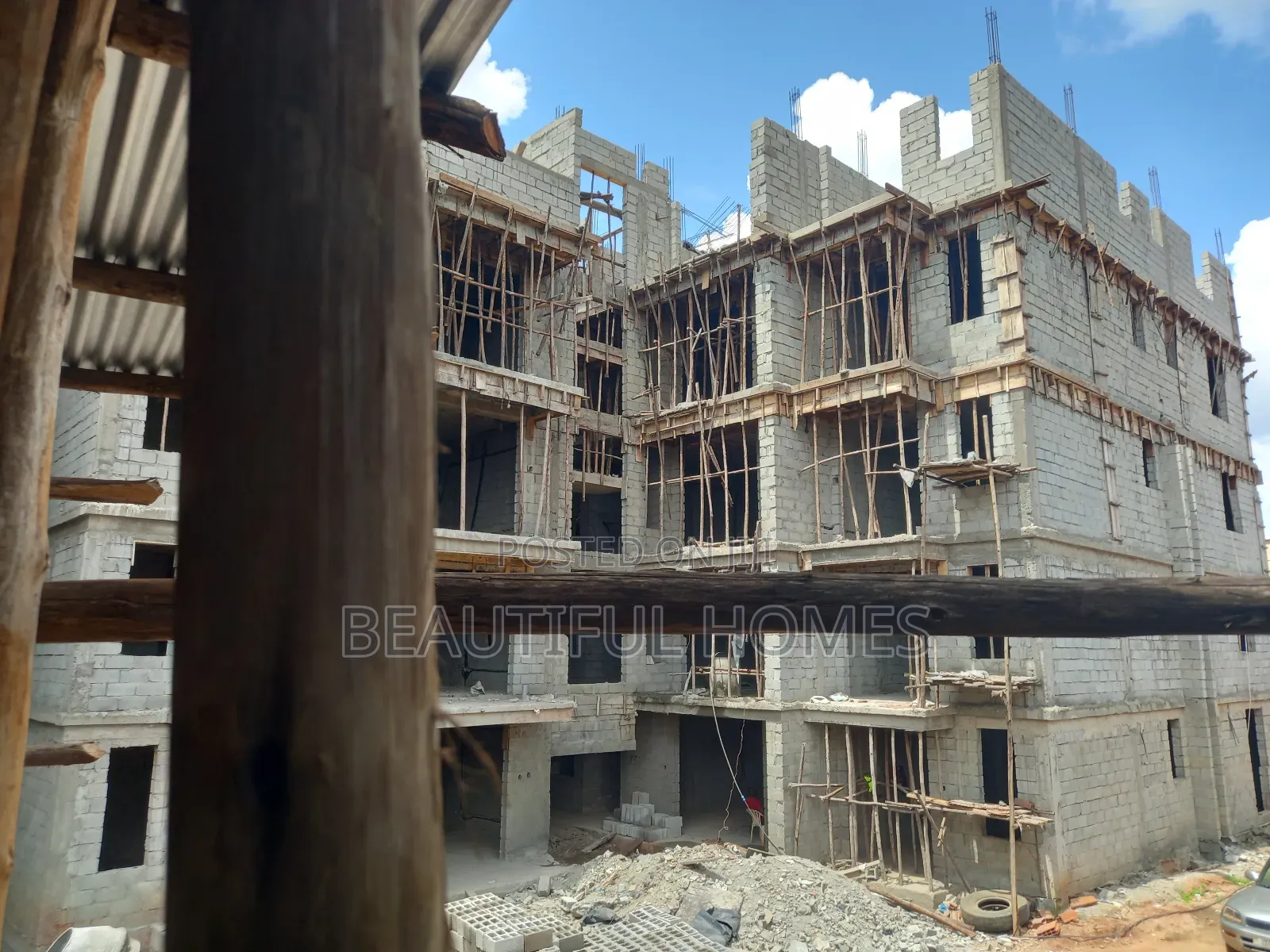 Furnished 4bdrm Condo in Kyaliwajjara, Central Division for sale