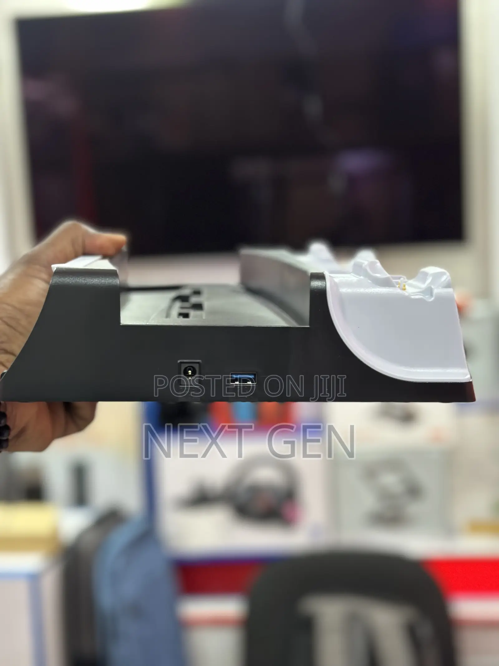 Green Lion PS5 Cooling Stand Charging Station - White